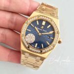 Replica Audemars Piguet Royal Oak Quartz 33mm 67651ba.zz.1261ba.02 Zf Factory Diamond Set Bezel (3)