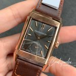 Replica Jaeger Lecoultre Reverso Tribute Double Sided Double Time Zone Flip Mg Factory Rose Gold Black Dial (3)