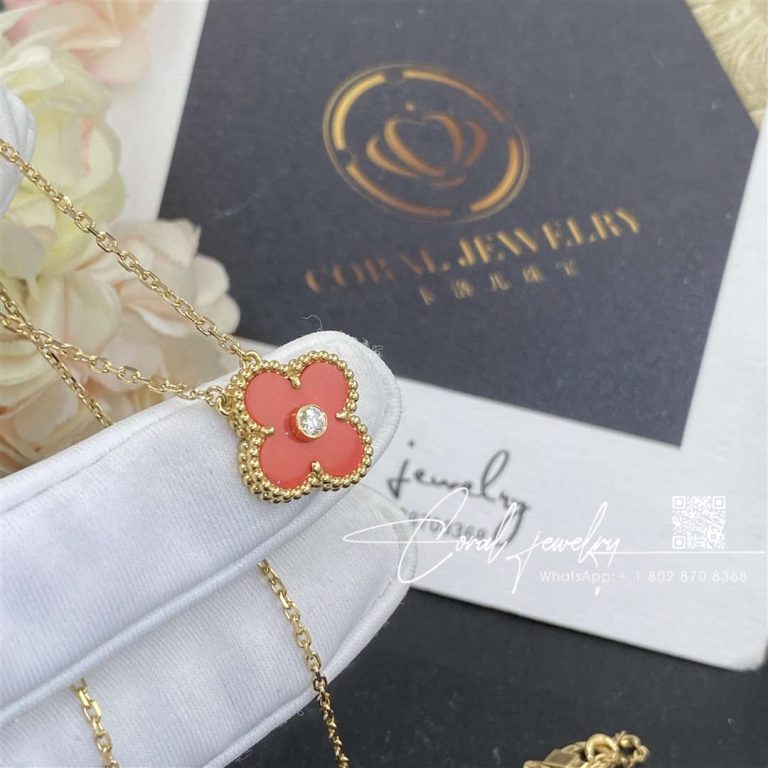 Van cleef & arpels limited edition coral vintage alhambra pendant (4)