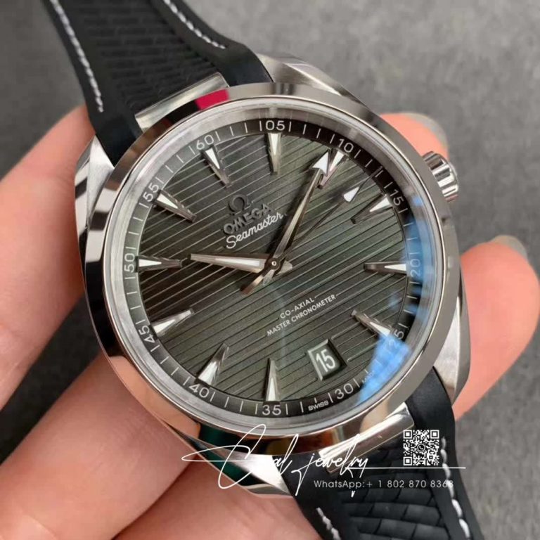 Replica Omega Seamaster 220.13.41.21.10.001 Vs Factory Green Dial (2)