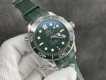 Replica Omega Seamaster Diver 300m 210.32.42.20.10.001 Vs Factory Green Ceramic Bezel (2)