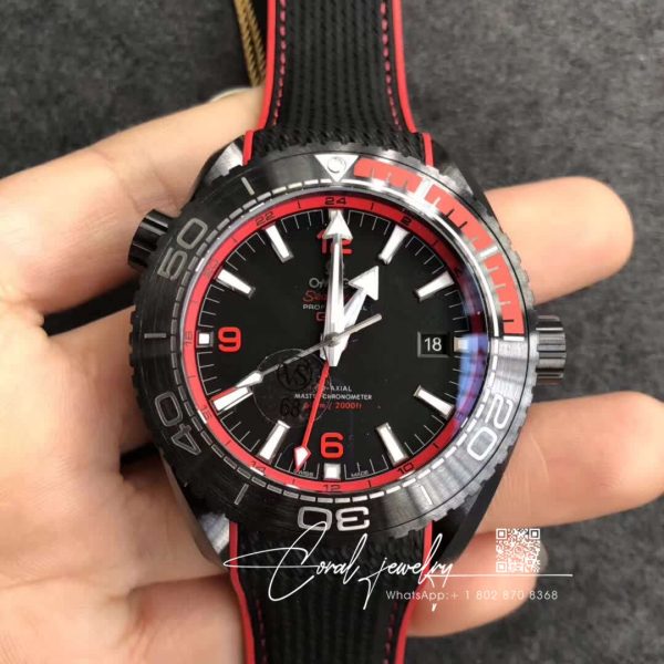 Replica omega seamaster planet ocean 215.92.46.22.01.003 vs factory black dial (1)