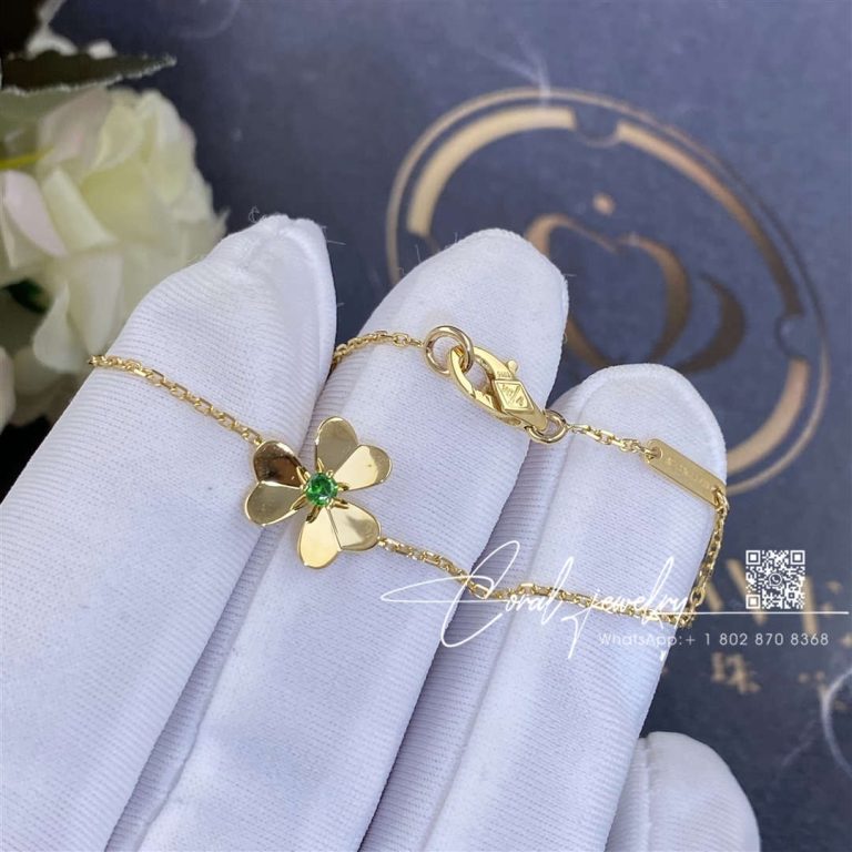 Van cleef & arpels frivole bracelet, mini model yellow gold, emerald vcarp7sc00 (4)