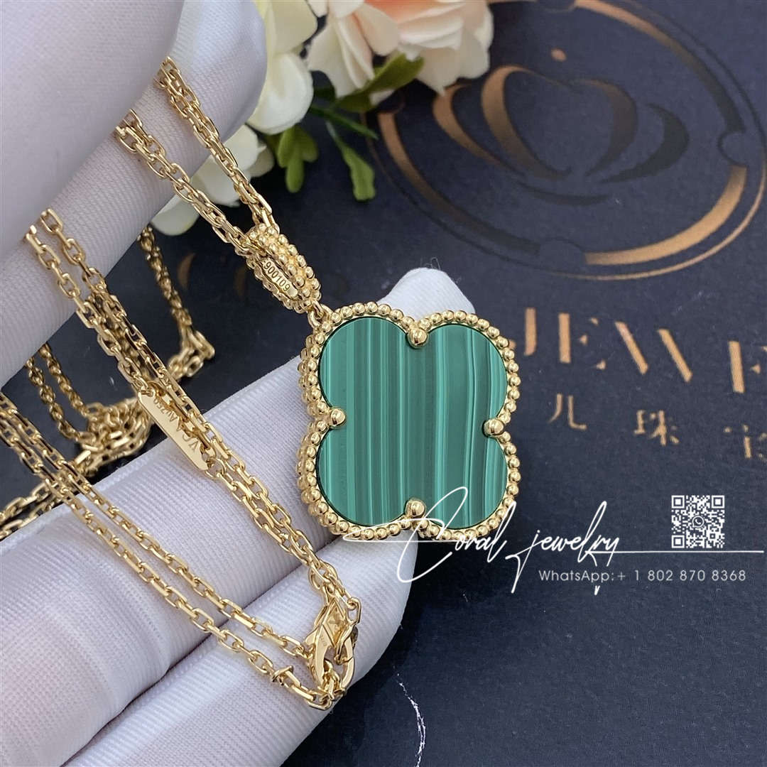 Van cleef & arpels magic alhambra long necklace, 1 motif yellow gold, malachite vcaro3mg00 (3)
