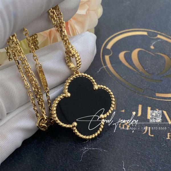 Van Cleef & Arpels Magic Alhambra long necklace, 1 motif Yellow gold, Onyx VCARO49M00