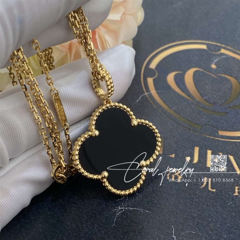Van cleef & arpels magic alhambra long necklace, 1 motif yellow gold, onyx vcaro49m00 (4)