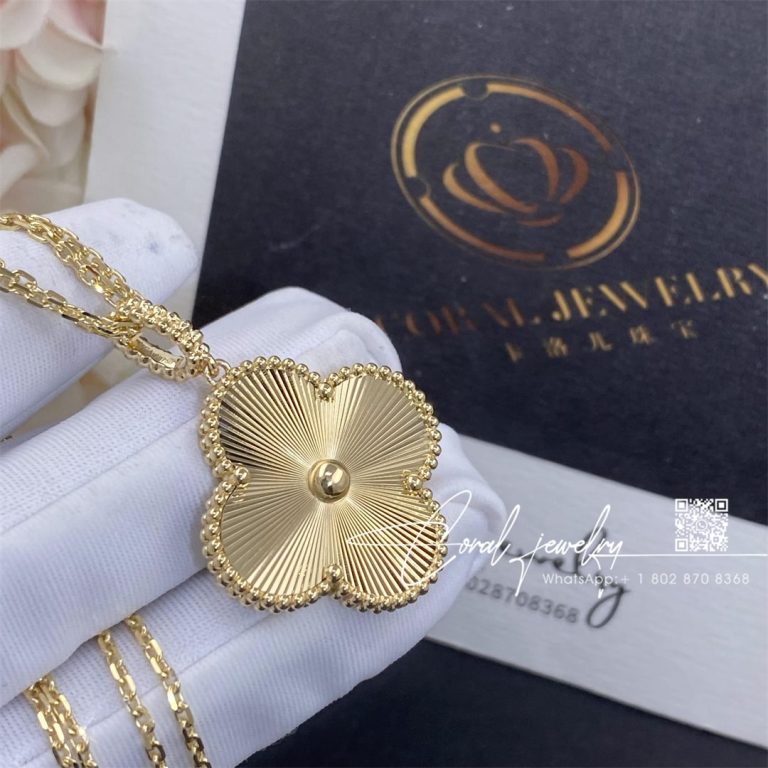 Van cleef & arpels magic alhambra long necklace, 1 motif yellow gold vcarp4ko00 (2)
