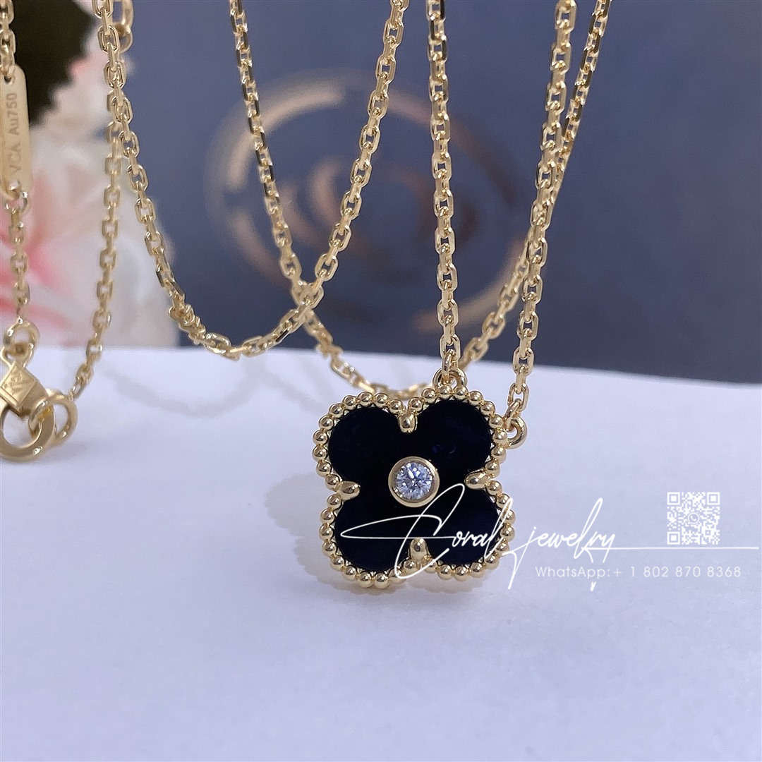Van cleef & arpels vintage alhambra 2005 holiday necklace yellow gold onyx (3)