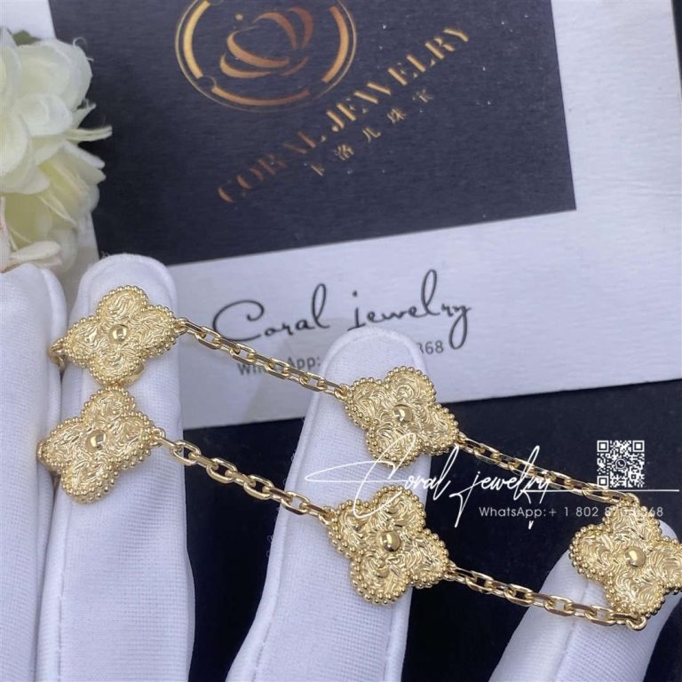 Van cleef & arpels vintage alhambra bracelet, 5 motifs yellow gold vcaro1ie00 (2)