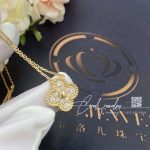 Van cleef & arpels vintage alhambra pendant yellow gold, diamond vcara45300 (4)