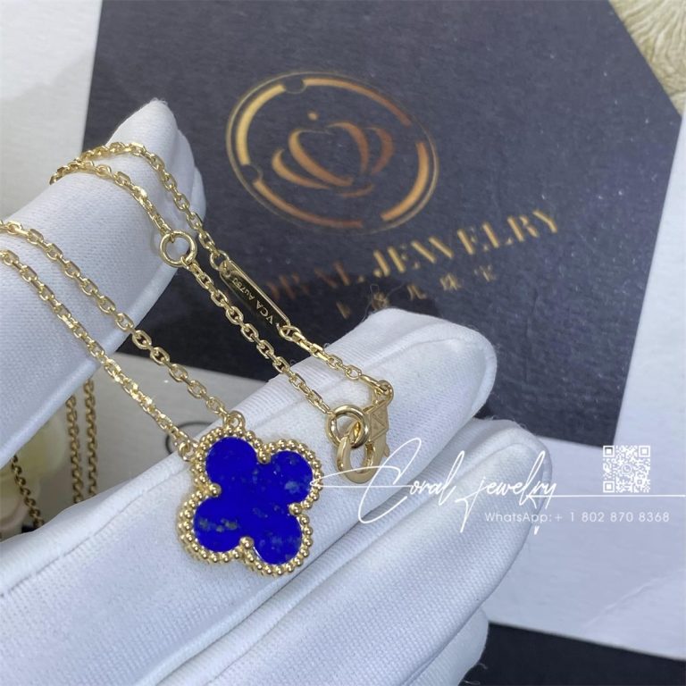Van cleef & arpels vintage alhambra pendant yellow gold, lapis lazuli (9)