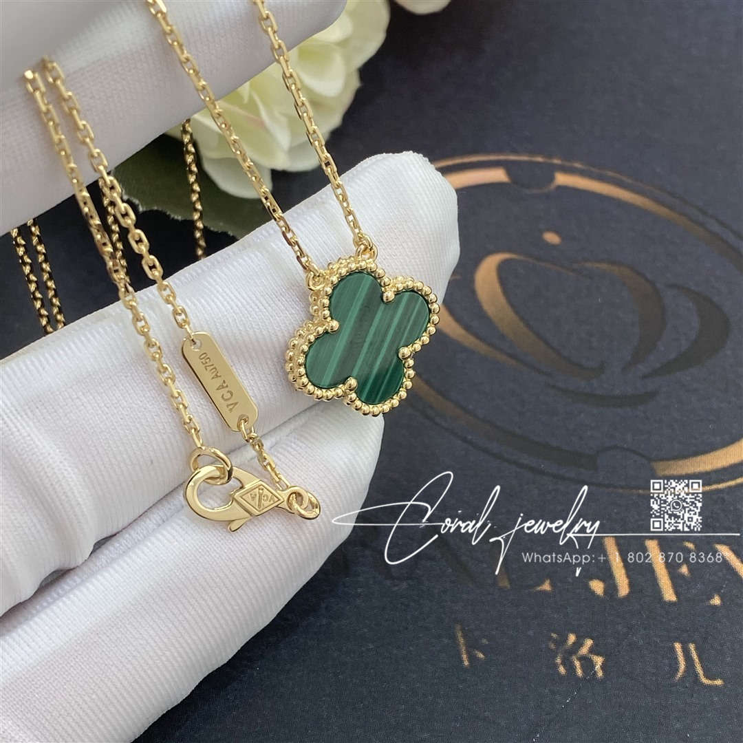 Van cleef & arpels vintage alhambra pendant yellow gold, malachite vcaro9va00 (2)