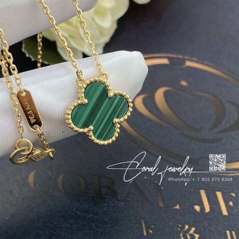 Van cleef & arpels vintage alhambra pendant yellow gold, malachite vcaro9va00 (3)