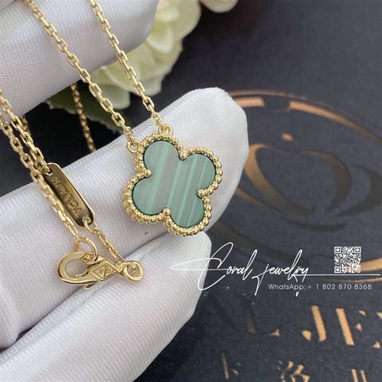 Van cleef & arpels vintage alhambra pendant yellow gold, malachite vcaro9va00 (4)