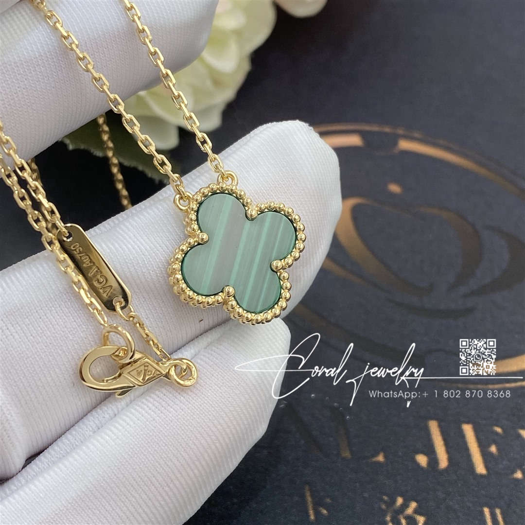 Van cleef & arpels vintage alhambra pendant yellow gold, malachite vcaro9va00 (4)