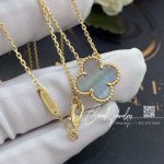 Van cleef & arpels vintage alhambra pendant yellow gold, mother of pearl vcarp4kk00 (1)