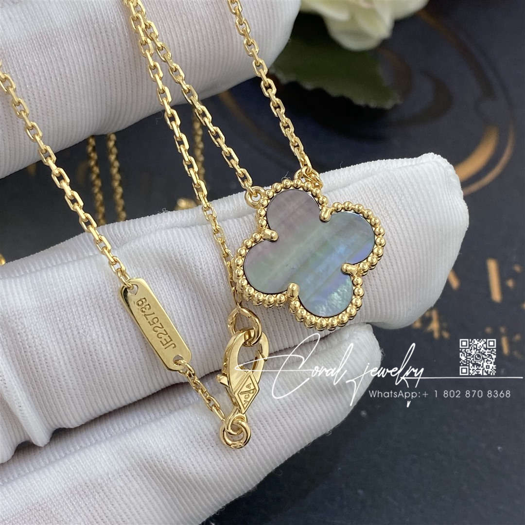 Van cleef & arpels vintage alhambra pendant yellow gold, mother of pearl vcarp4kk00 (1)