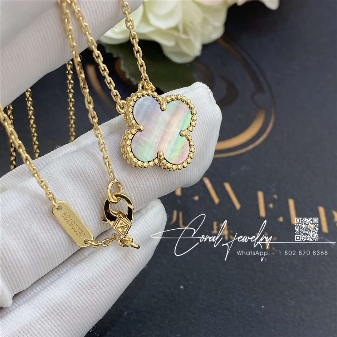 Van cleef & arpels vintage alhambra pendant yellow gold, mother of pearl vcarp4kk00 (3)