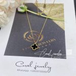 Van Cleef & Arpels Sweet Alhambra Pendant Yellow Gold, Onyx (1)