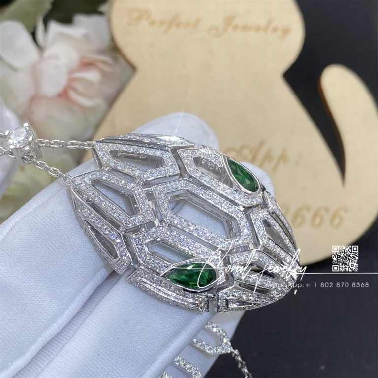 Bulgari Serpenti Necklace In 18 Kt White Gold, Set With Emerald Eyes And Pavé Diamonds Both On The Chain And The Pendant Ref. 352752 (4)