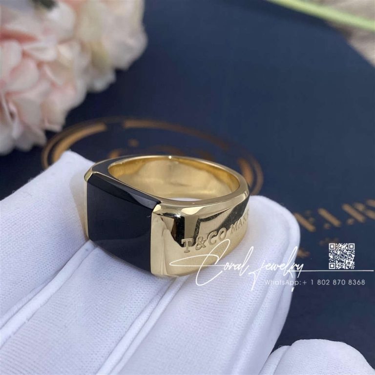 Tiffany 1837™ Signet Ring (1)