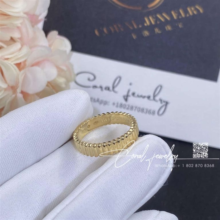 Boucheron quatre grosgrain ring yellow gold jrg02720 (1)