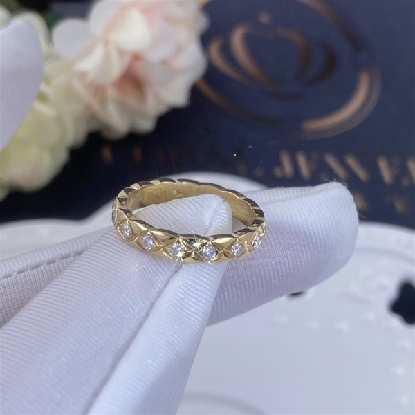 Chanel Coco Crush Ring Quilted Motif, Mini Version, 18k Yellow Gold, Diamonds J11786 (3)