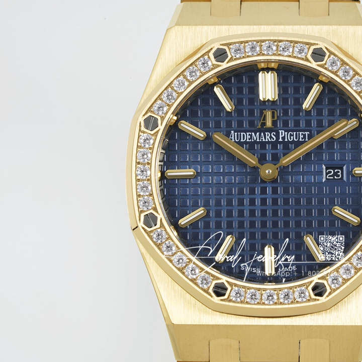 Replica Audemars Piguet Royal Oak Lady 33mm 8f Yg & Diamond Blue Dial Swiss Quartz (2)